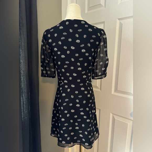 Aritzia Wilfred Button Down Dress Size 4 - Picture 7 of 10